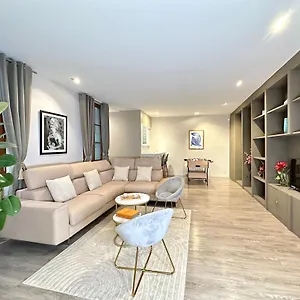 Saint Germain Des Prés - Deluxe Parisian Loft - 5492 Apartamento París